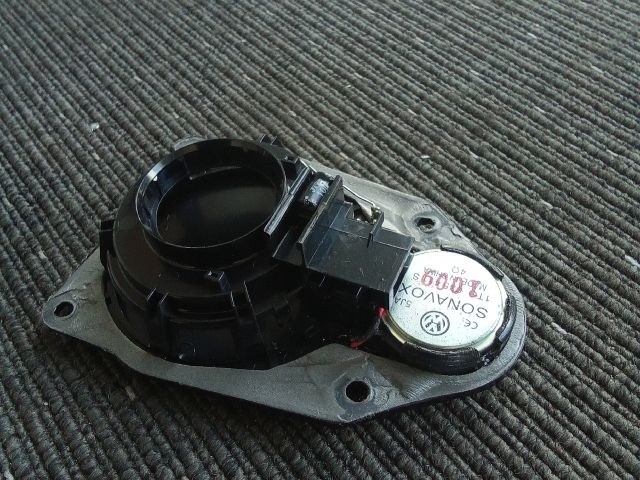 bontott VW TOURAN Bal Műszerfal Hangszóró