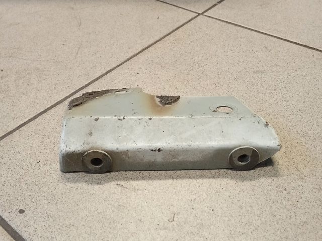 bontott VW TOURAN Bal Sárvédő Oldaltartó