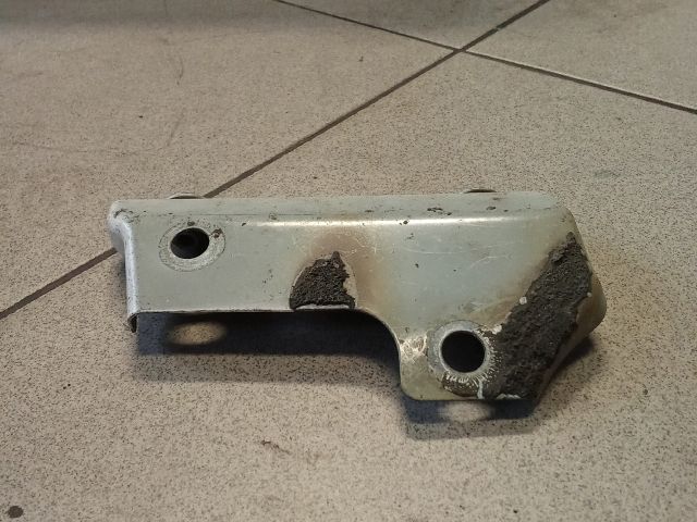 bontott VW TOURAN Bal Sárvédő Oldaltartó