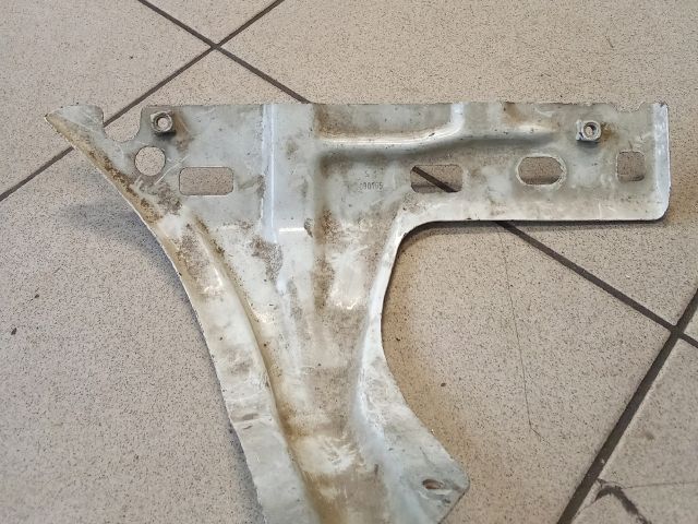 bontott VW TOURAN Bal Sárvédő Oldaltartó