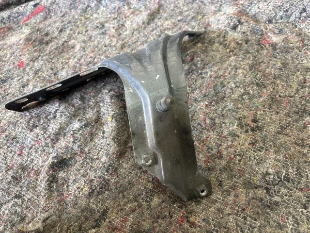 bontott VW TOURAN Bal Sárvédő Oldaltartó