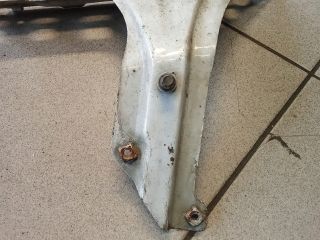 bontott VW TOURAN Bal Sárvédő Oldaltartó