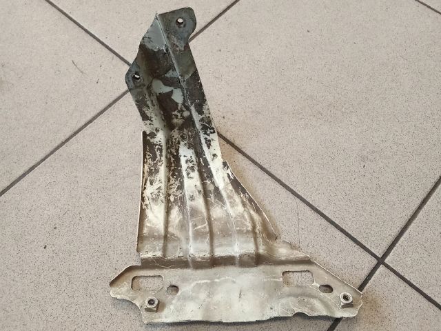 bontott VW TOURAN Bal Sárvédő Oldaltartó