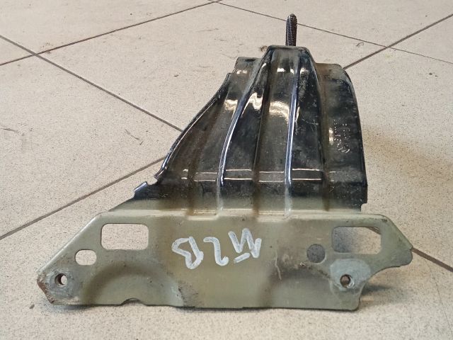 bontott VW TOURAN Bal Sárvédő Oldaltartó