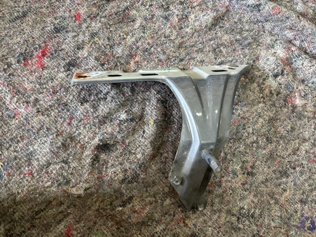 bontott VW TOURAN Bal Sárvédő Oldaltartó