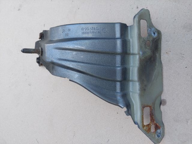 bontott VW TOURAN Bal Sárvédő Oldaltartó