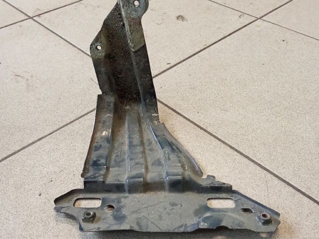 bontott VW TOURAN Bal Sárvédő Oldaltartó