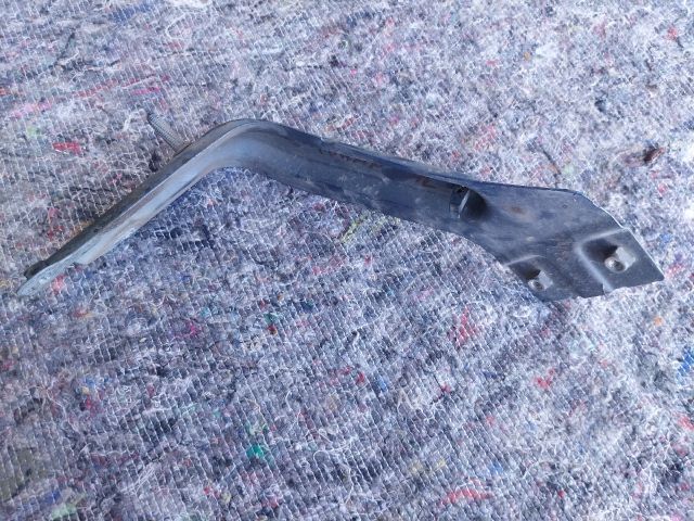 bontott VW TOURAN Bal Sárvédő Oldaltartó