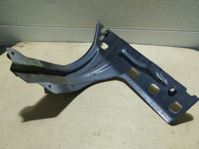 bontott VW TOURAN Bal Sárvédő Oldaltartó