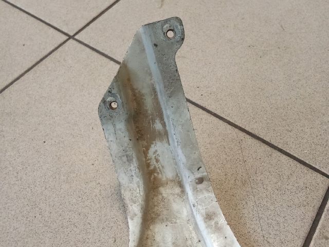 bontott VW TOURAN Bal Sárvédő Oldaltartó