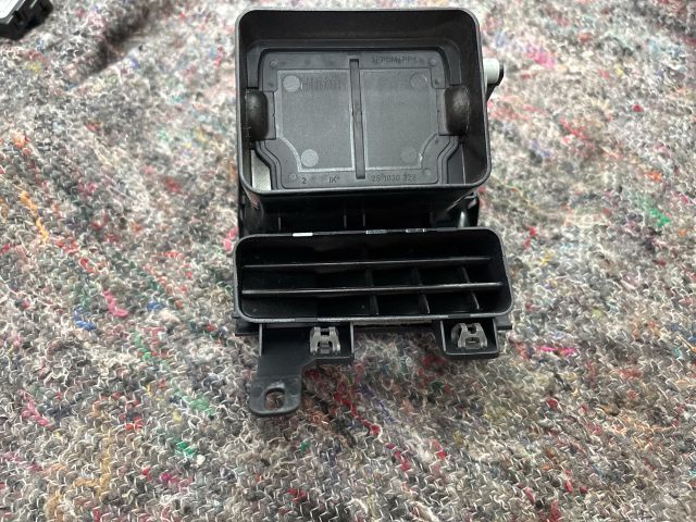 bontott VW TOURAN Bal Szellőző