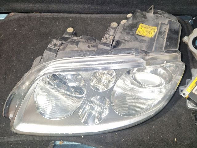 bontott VW TOURAN Bal Xenon Fényszóró