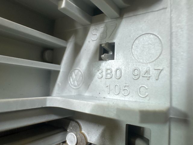 bontott VW TOURAN Beltér Világítás Első