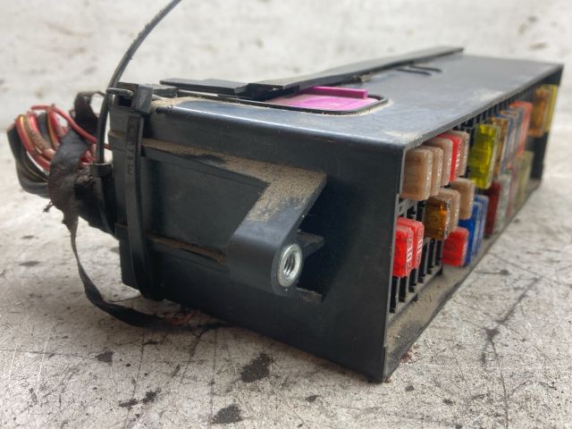 bontott VW TOURAN Biztosítéktábla Doboz