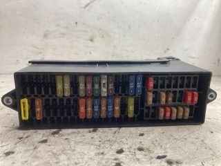 bontott VW TOURAN Biztosítéktábla Doboz