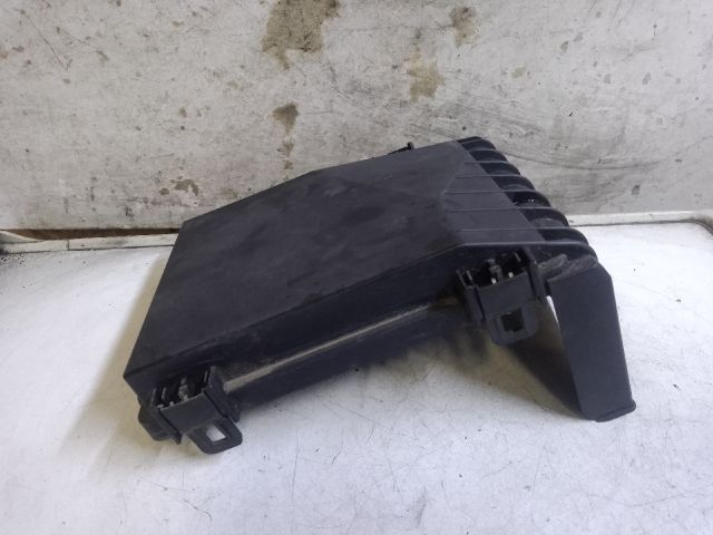 bontott VW TOURAN Biztosítéktábla Fedél