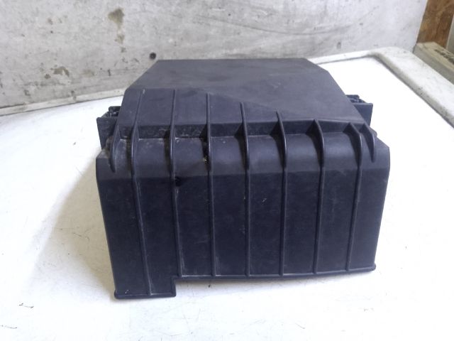 bontott VW TOURAN Biztosítéktábla Fedél