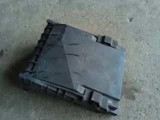 bontott VW TOURAN Biztosítéktábla Fedél