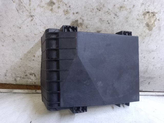 bontott VW TOURAN Biztosítéktábla Fedél