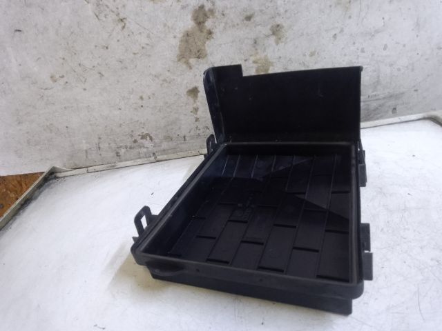 bontott VW TOURAN Biztosítéktábla Fedél