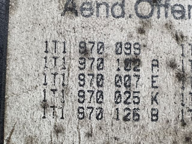 bontott VW TOURAN Biztosítéktábla Utastér