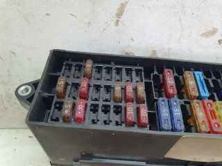 bontott VW TOURAN Biztosítéktábla Utastér