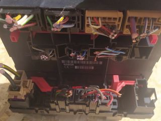 bontott VW TOURAN Biztosítéktábla Utastér