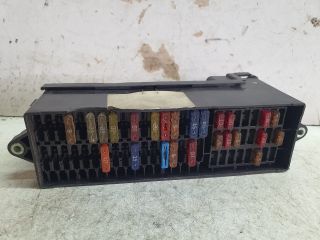 bontott VW TOURAN Biztosítéktábla Utastér