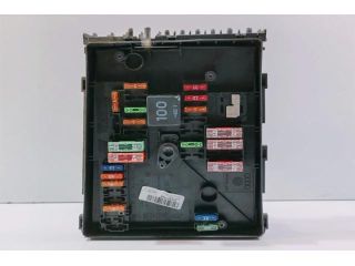 bontott VW TOURAN Biztosítéktábla Utastér