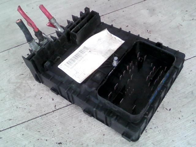 bontott VW TOURAN Biztosítéktábla Utastér