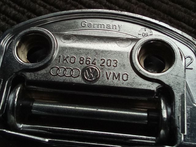 bontott VW TOURAN Csomagrögzítő