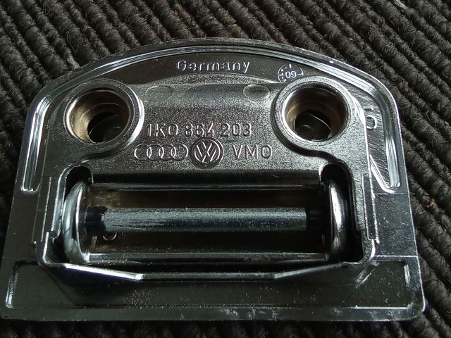 bontott VW TOURAN Csomagrögzítő