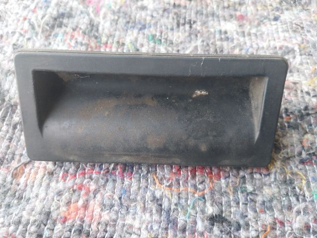 bontott VW TOURAN Csomagtér Nyitó Kar / Gomb