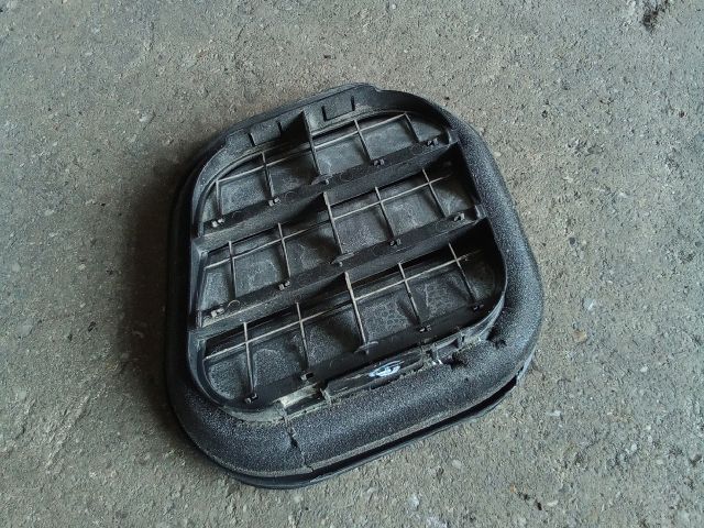 bontott VW TOURAN Csomagtér Szellőző Bal