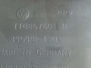 bontott VW TOURAN Csomagtérajtó Burkolat Alsó