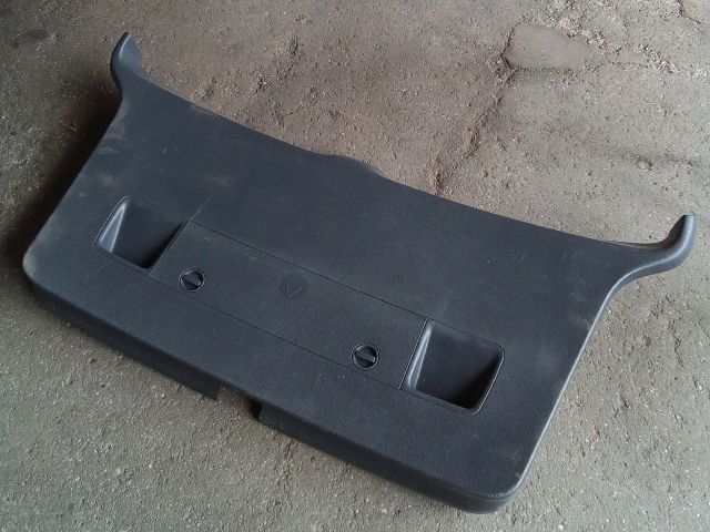 bontott VW TOURAN Csomagtérajtó Burkolat Alsó