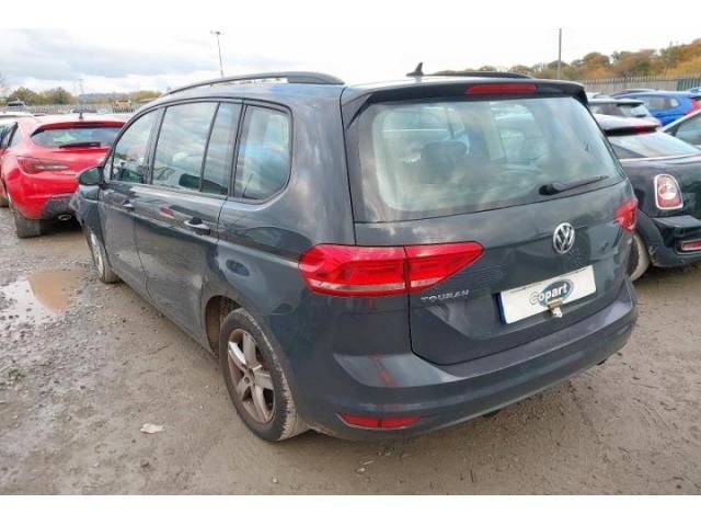 bontott VW TOURAN Csomagtérajtó Kárpit