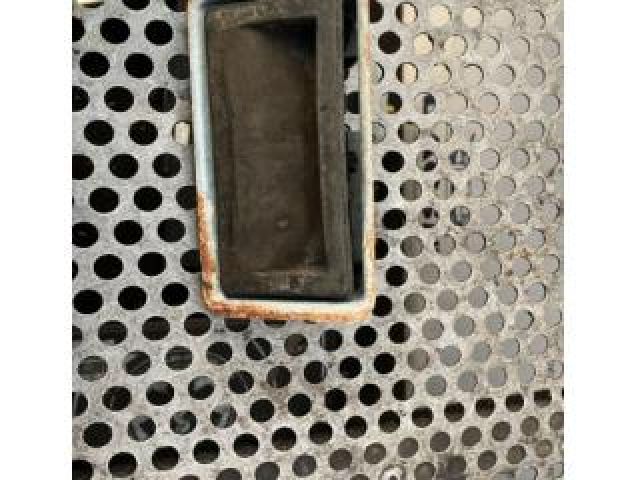 bontott VW TOURAN Csomagtérajtó Kilincs