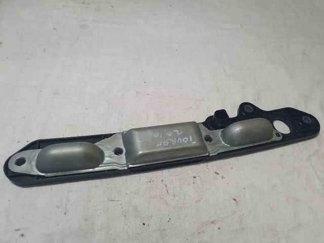 bontott VW TOURAN Csomagtérajtó Kilincs