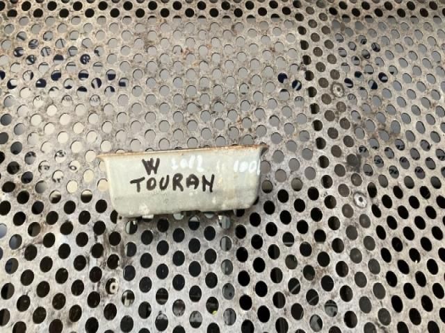 bontott VW TOURAN Csomagtérajtó Kilincs