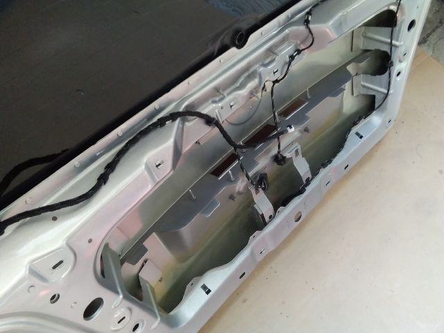 bontott VW TOURAN Csomagtérajtó (Részeivel)