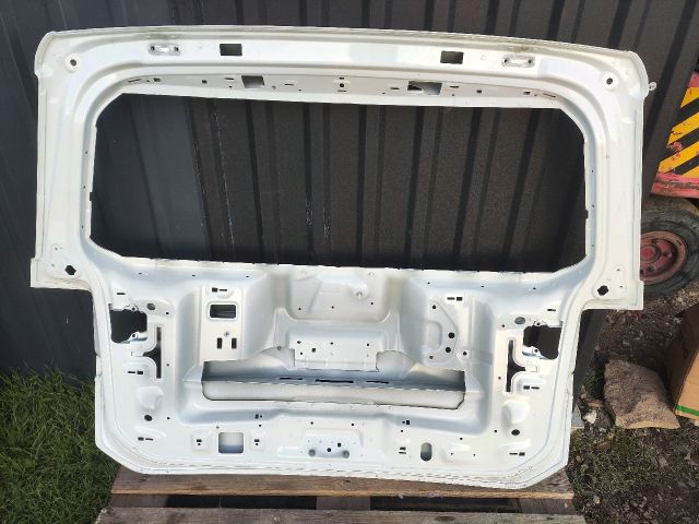 bontott VW TOURAN Csomagtérajtó (Üres lemez)