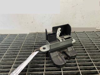 bontott VW TOURAN Csomagtérajtó Ütköző