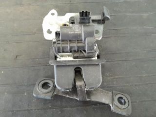 bontott VW TOURAN Csomagtérajtó Zárszerkezet