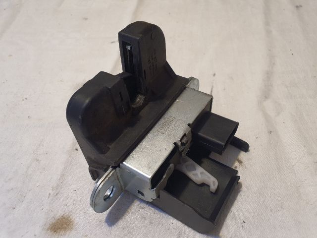 bontott VW TOURAN Csomagtérajtó Zárszerkezet