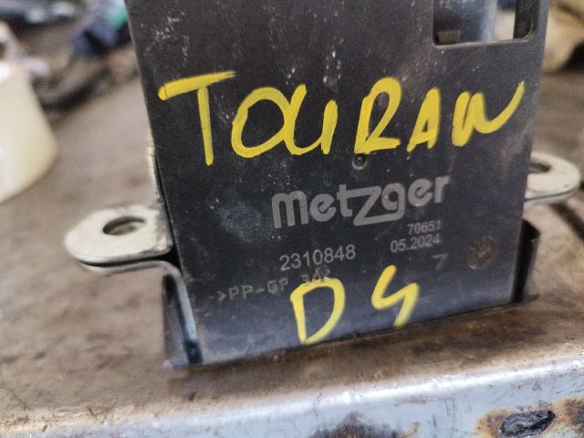 bontott VW TOURAN Csomagtérajtó Zárszerkezet