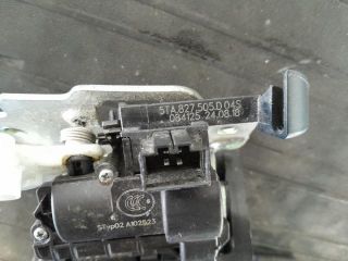 bontott VW TOURAN Csomagtérajtó Zárszerkezet