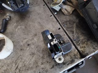 bontott VW TOURAN Csomagtérajtó Zárszerkezet