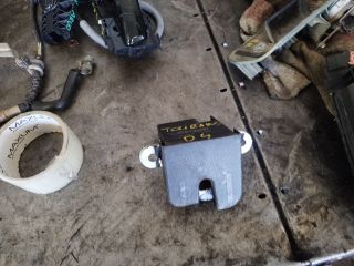 bontott VW TOURAN Csomagtérajtó Zárszerkezet