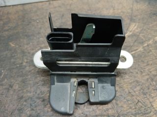 bontott VW TOURAN Csomagtérajtó Zárszerkezet